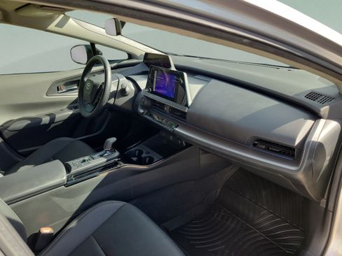 Used 2023 Toyota Prius XLE FWD image 27