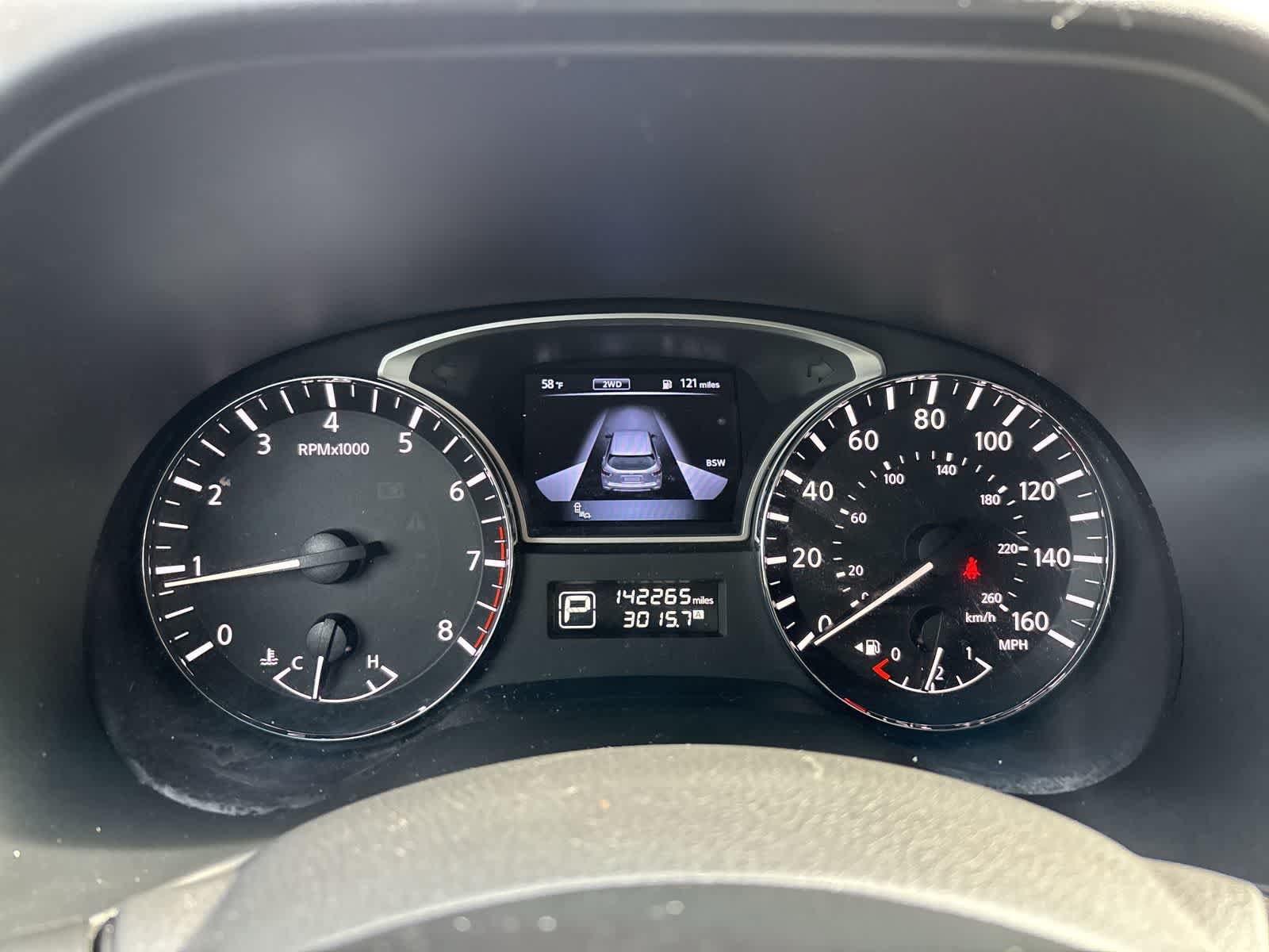 Used 2015 Nissan Pathfinder SL w/ SL Tech Package FWD image 12