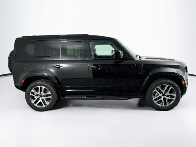 New 2026 Land Rover Defender 110 X-Dynamic SE AWD/4WD image 4