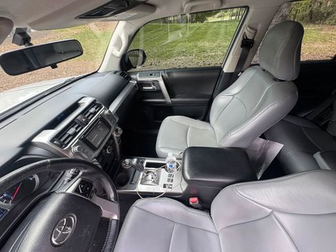 Used 2016 Toyota 4Runner SR5 AWD/4WD image 15