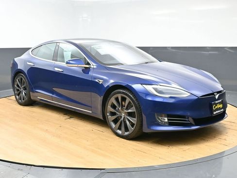 Used 2019 Tesla Model S P100D image 2