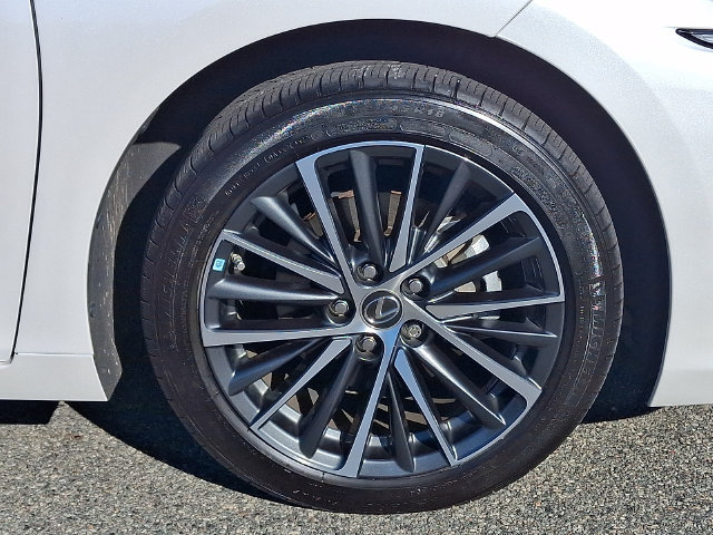 Used 2023 Lexus ES 350 w/ Premium Package FWD image 8