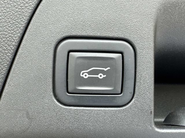 Used 2021 Buick Envision Avenir w/ Technology Package II FWD image 13
