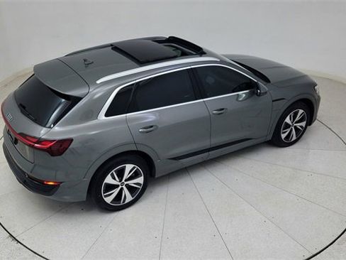 Used 2024 Audi Q8 e-tron Premium image 83