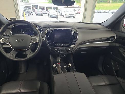 Used 2023 Chevrolet Traverse RS AWD/4WD image 11