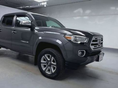 Certified 2018 Toyota Tacoma Limited AWD/4WD image 17