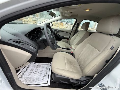 Used 2017 Ford Focus SE FWD image 23
