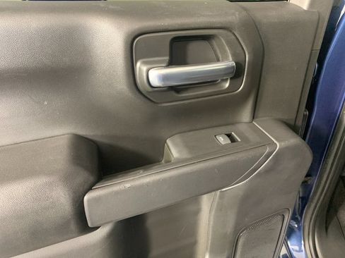 Used 2020 Chevrolet Silverado 1500 Custom Trail Boss w/ Custom Convenience Package AWD/4WD image 28