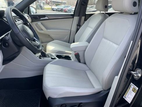 Used 2023 Volkswagen Tiguan SE R-Line AWD/4WD image 6