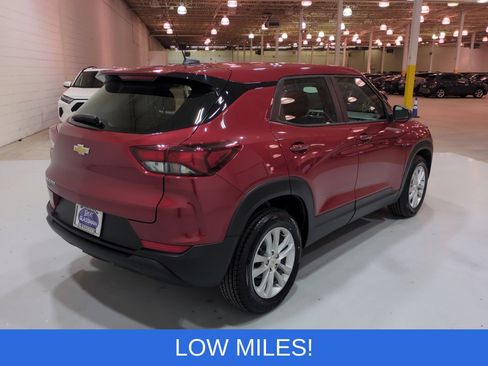 Used 2021 Chevrolet TrailBlazer LS FWD image 3