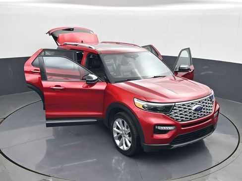 Used 2023 Ford Explorer Platinum w/ Premium Technology Package AWD/4WD image 30