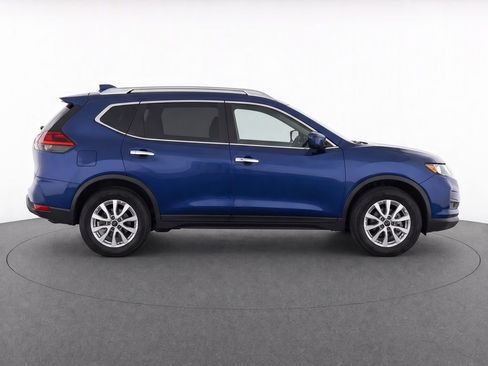 Used 2017 Nissan Rogue SV AWD/4WD image 10