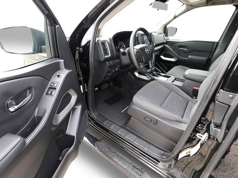 Used 2022 Nissan Frontier SV w/ Technology Package AWD/4WD image 12