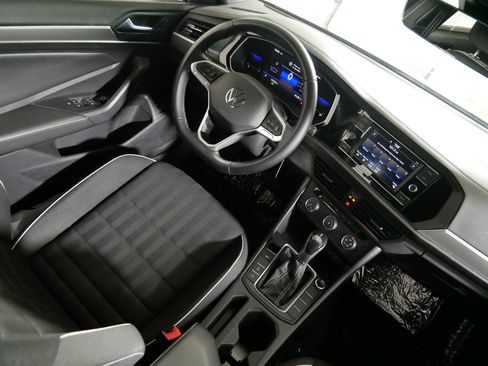 Used 2022 Volkswagen Jetta Sport image 9