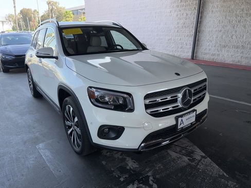 Used 2022 Mercedes-Benz GLB 250 image 3