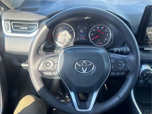 Used 2022 Toyota RAV4 XLE Premium AWD/4WD image 16