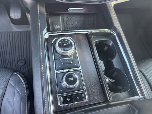 Used 2023 Ford Expedition Platinum AWD/4WD image 21