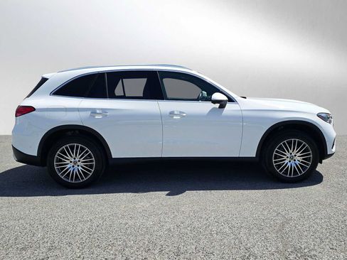 Used 2023 Mercedes-Benz GLC 300 4MATIC image 2