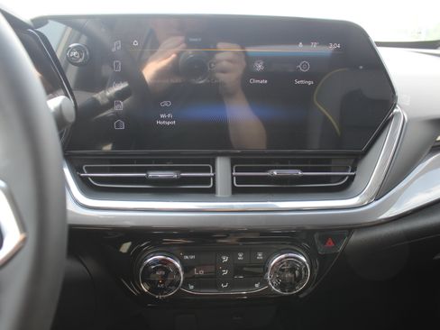 New 2026 Chevrolet Trax ACTIV w/ Driver Confidence Package FWD image 12
