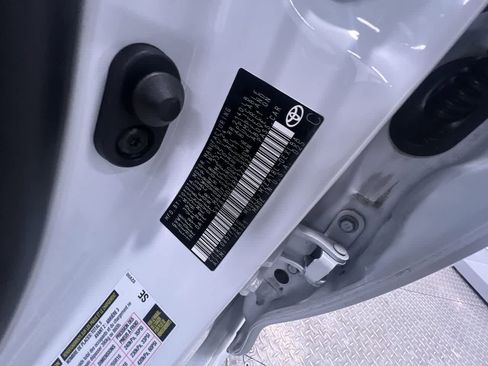 Used 2024 Toyota Corolla LE w/ LE Convenience Package image 41