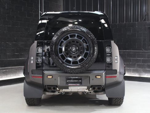 Used 2025 Land Rover Defender 110 AWD/4WD image 15
