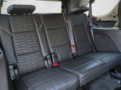 Used 2022 Cadillac Escalade Premium Luxury Platinum w/ Heavy-Duty Trailer Package AWD/4WD image 21