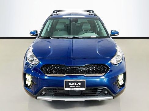 Used 2022 Kia Niro Touring Special Edition image 2
