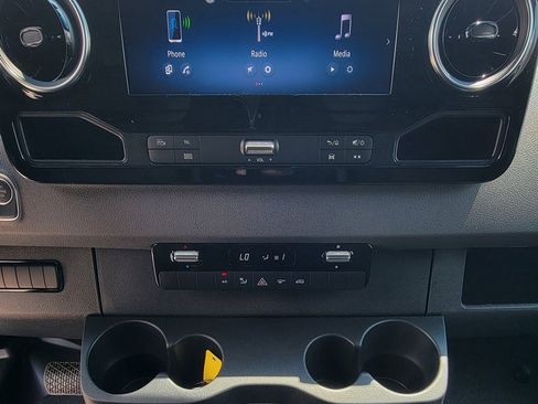 New 2025 Mercedes-Benz Sprinter 2500 image 12