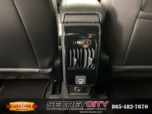 New 2026 Jeep Compass Latitude image 25