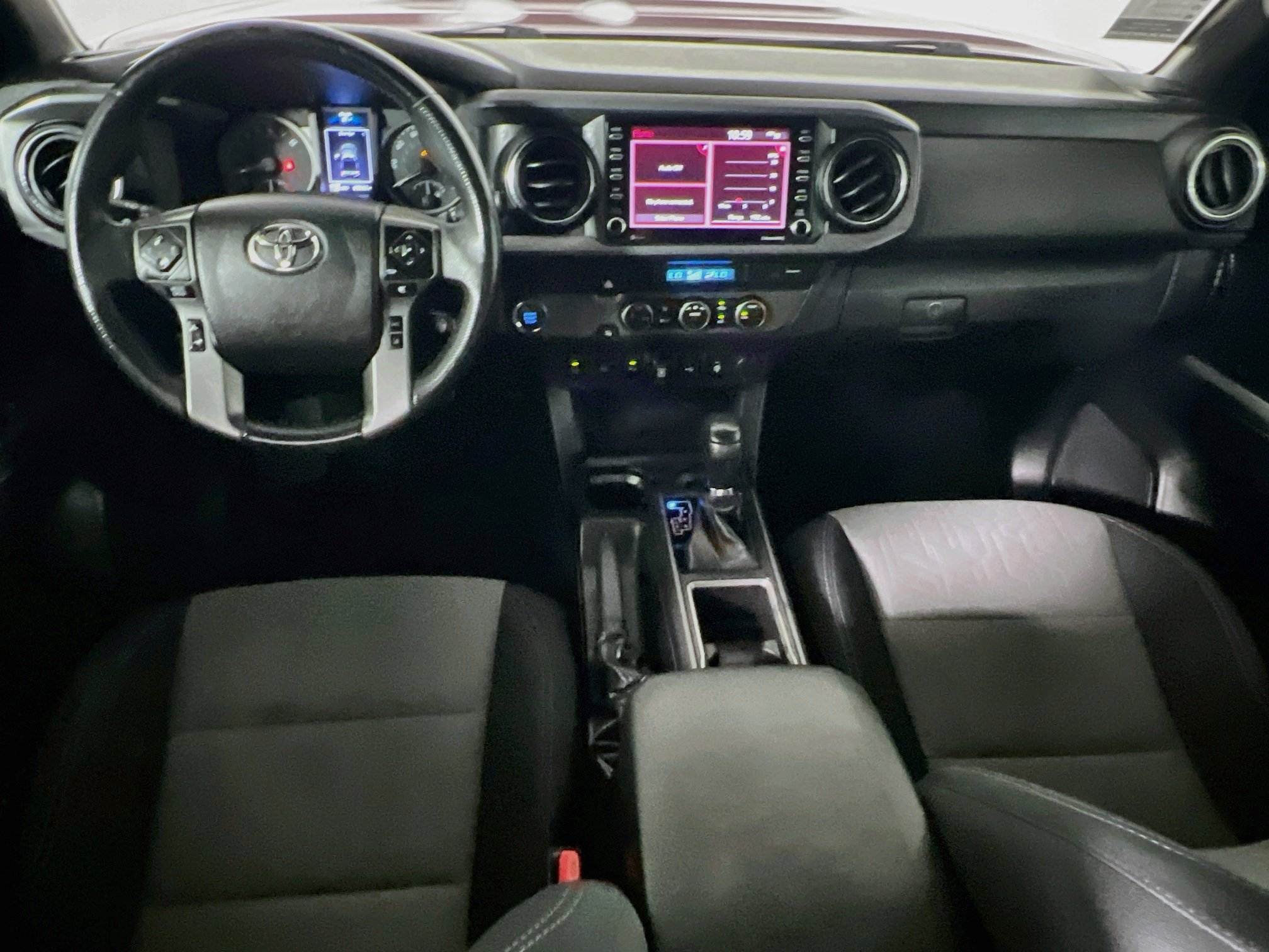 Used 2021 Toyota Tacoma TRD Sport w/ Technology Package RWD image 29
