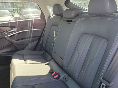 Used 2021 Audi e-tron Premium Plus w/ Premium Plus Package AWD/4WD image 19