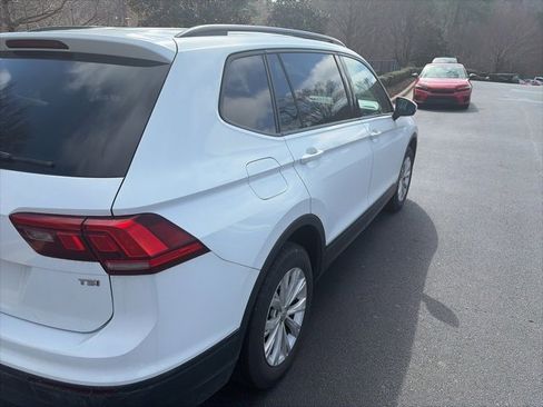 Used 2018 Volkswagen Tiguan S image 9