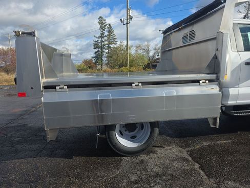 New 2025 Ford F550 XL image 28