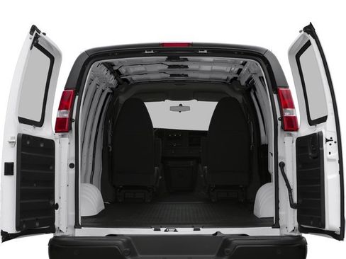 Used 2017 Chevrolet Express 3500 RWD image 15