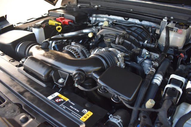 Used 2025 Jeep Gladiator Sport AWD/4WD image 32