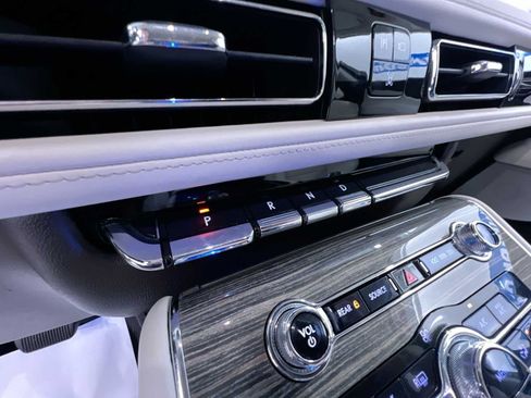 Used 2020 Lincoln Aviator Black Label Grand Touring AWD/4WD image 32