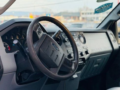 Used 2016 Ford F250 XL w/ Power Equipment Group image 9