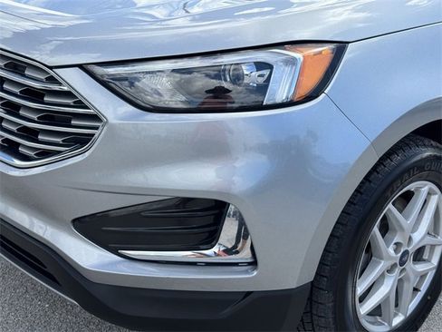 Used 2022 Ford Edge SEL image 11