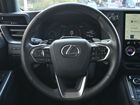 Used 2025 Lexus GX 550 w/ Accessory Package (2T) image 20