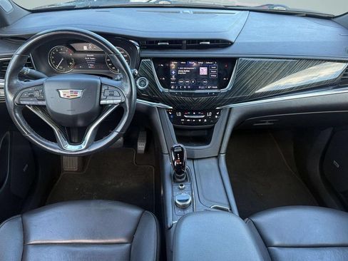 Used 2023 Cadillac XT6 Premium Luxury FWD image 14