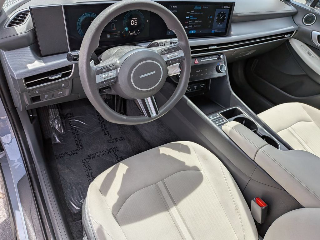 Used 2025 Hyundai Sonata SEL FWD image 16