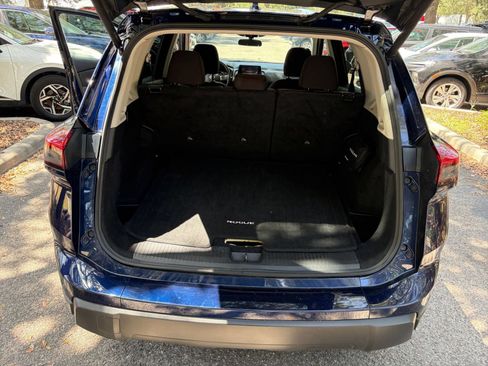 Used 2025 Nissan Rogue SV AWD/4WD image 32