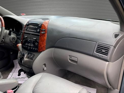 Used 2006 Toyota Sienna XLE Limited AWD/4WD image 26