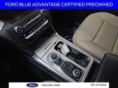 Used 2020 Ford Explorer XLT w/ Equipment Group 202A AWD/4WD image 30