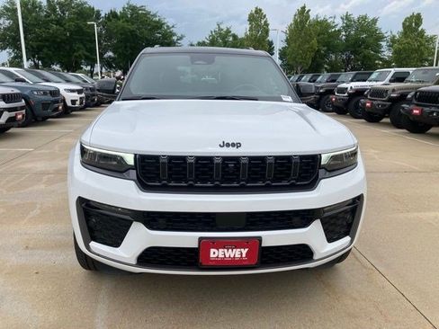 New 2026 Jeep Grand Cherokee Summit w/ Obsidian Package AWD/4WD image 2