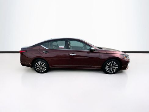 Certified 2024 Nissan Altima 2.5 SV FWD image 12