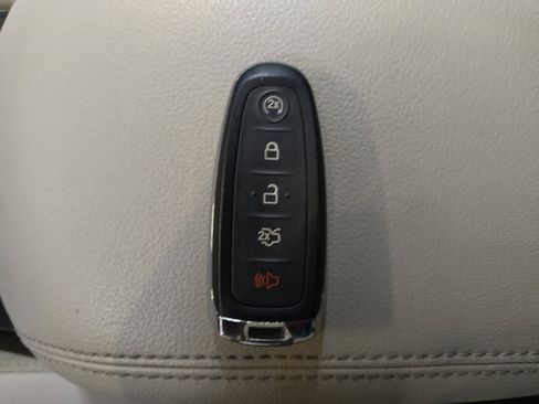 Used 2016 Ford Escape Titanium FWD image 32
