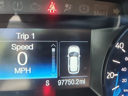 Used 2016 Ford Explorer XLT AWD/4WD image 9