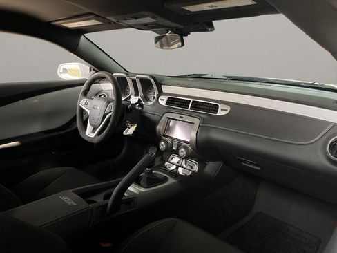 Used 2015 Chevrolet Camaro SS w/ SS Performance Package image 18