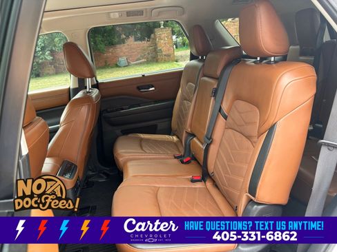 Used 2023 Nissan Pathfinder Platinum w/ Black Appearance Package FWD image 29